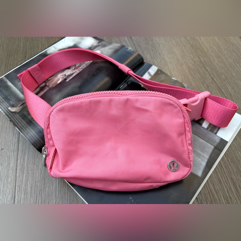 lululemon athletica Pink Crossbody/Fanny Pack